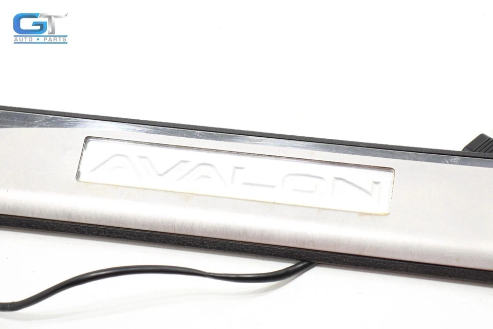 2014-2018 TOYOTA AVALON FRONT RIGHT SIDE DOOR SILL SCUFF PLATE TRIM PANEL OEM - Image 3 of 4