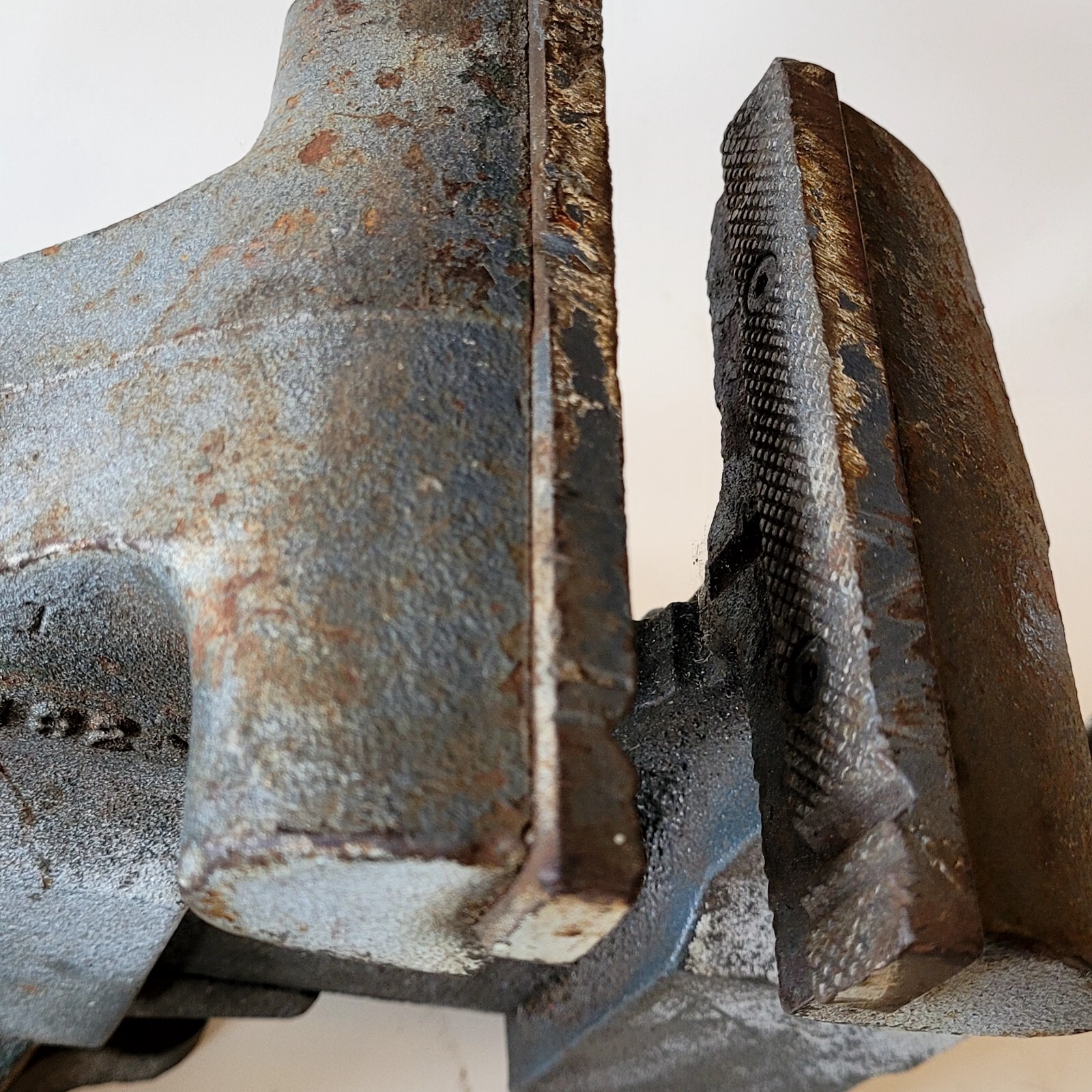 VINTAGE CRAFTSMAN No. 51871 SWIVEL BENCH VISE TOOL 51/2" JAWS MADE IN