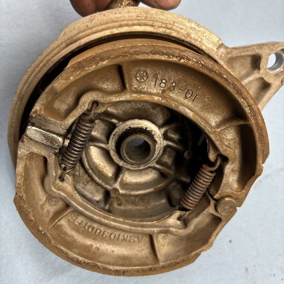 Yamaha dt125 1974 enduro vintage motocicleta frenos traseros buje de rueda Foto 3 de 3