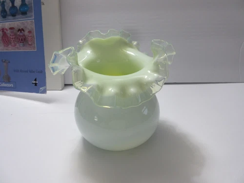 Vintage Fenton Type Art Glass Ivory Crest ? Custard Vase Ruffled Edges ~ 5"
