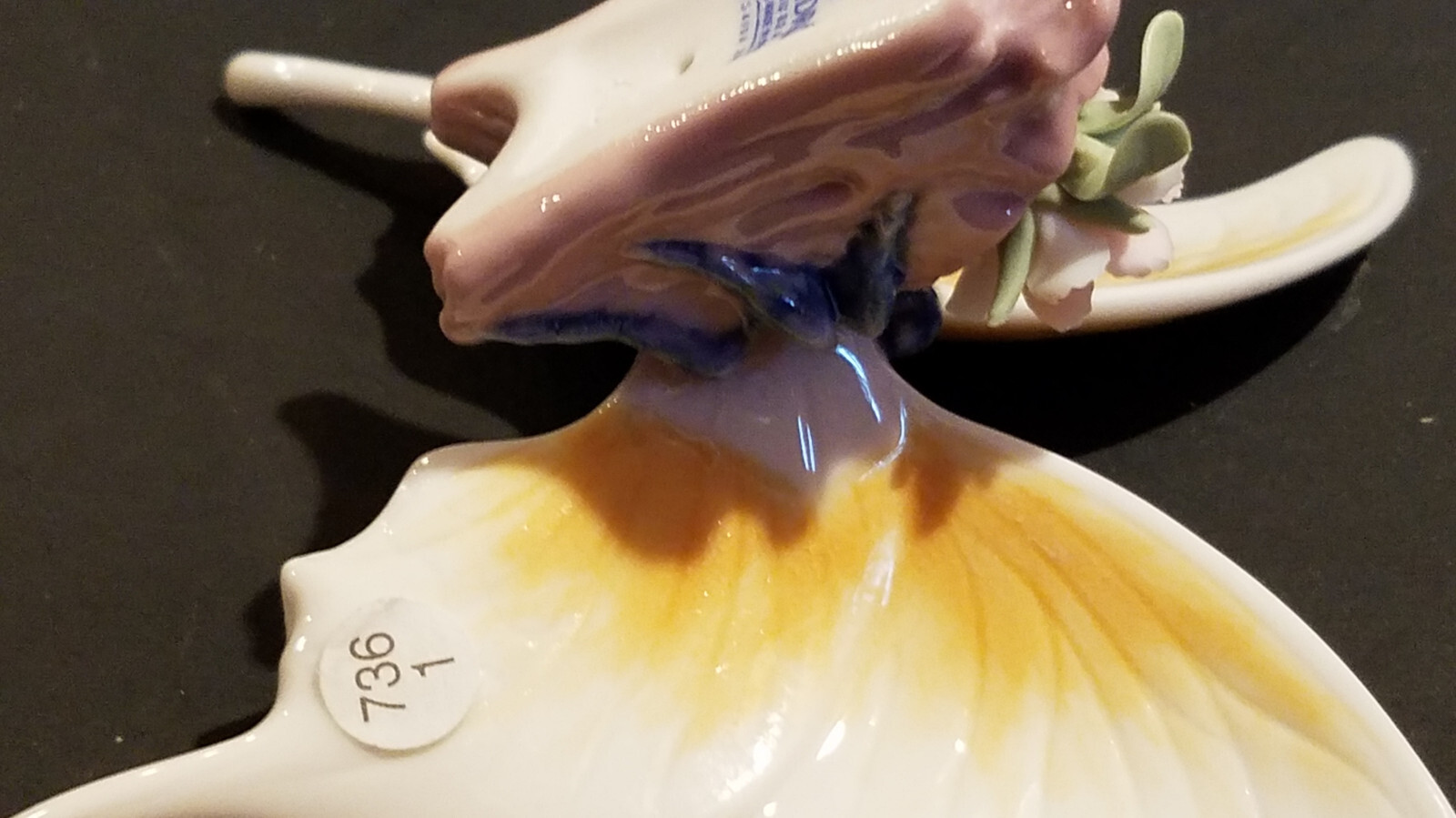 Retired Lladro "Spring Butterfly" 7202 Mint Condition in Box (2002