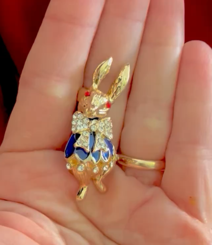 1.5” Tall Elegant Vintage Inspired Rabbit Bunny Golden Brooch Pin Costume Jewelr - Video 1 of 1