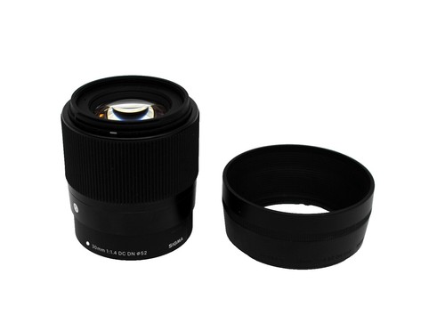 Canon EOS Kiss M＋SIGMA 16mm F1.4セット Canon EOS Kiss M＋SIGMA 16mm F1.4セット Canon EOS Kiss M +