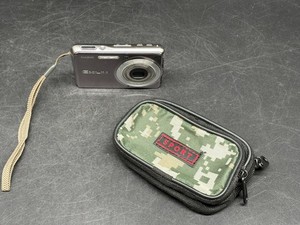 Casio Exilim EX-S770 Digitalkamera Silber 7,2 MP 2,8 Zoll Display Kompakt