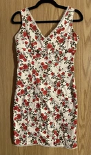 Twenty One V Neck Floral Mini Dress Size Medium