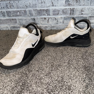 white nike air max motion 2