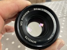 Minolta MD Rokkor 50mm 1: 1.7 SET Adapter Sony E-Mount UV-Schutz Sonnenblende