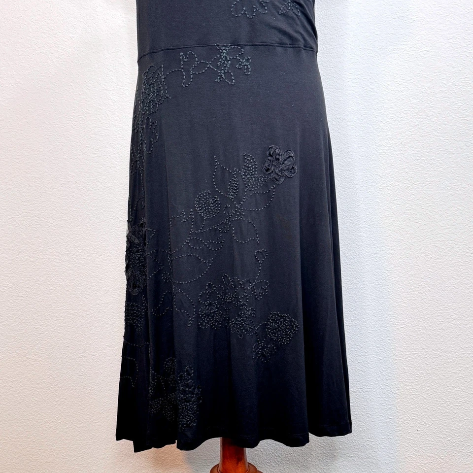 Vestido OILILY Jersey Tejido Ajuste y Acampanado Bordado L/XL Negro Manga Corta Midi Foto 3 de 4