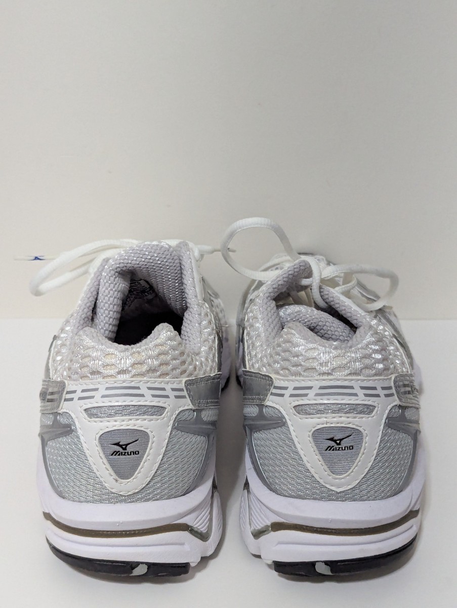 Mizuno Women's Wave Nexus 3 White/Silver Running Shoe Size