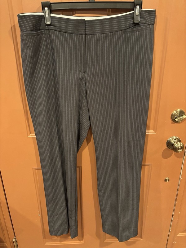 Liz Claiborne Audra Straight Fit Trouser Pants Womens Size 18 Gray Pinstripe