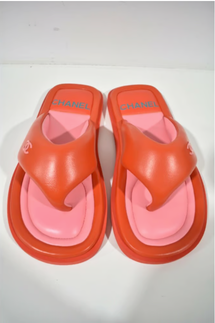 Chanel 22P Pink Red Lambskin Padded Pool Thong Logo Mule Slide