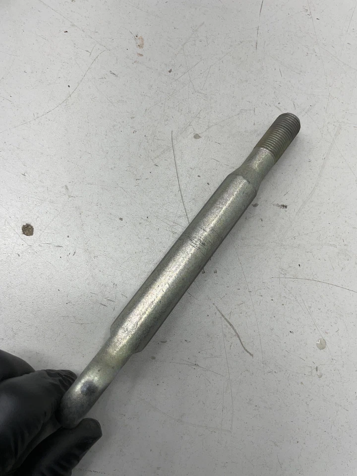 Gancho de remolque roscado Subaru Legacy 2010 2011 2012 2013 2014 Foto 4 de 4