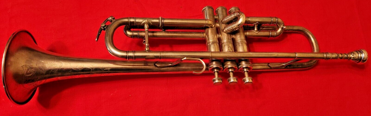 H.N. WHITE KING MASTER MODEL SILVER TRUMPET 1926-32 CASE