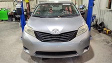 Used Front Right Seat Front fits: 2013 Toyota Sienna bucket air bag R. manual cl