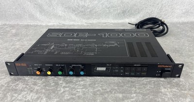 Roland SDE-1000 Digital Delay rackmount unit