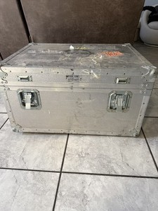 Wilson Hard Case Shipping Case  29X21X17 USED GOOD 