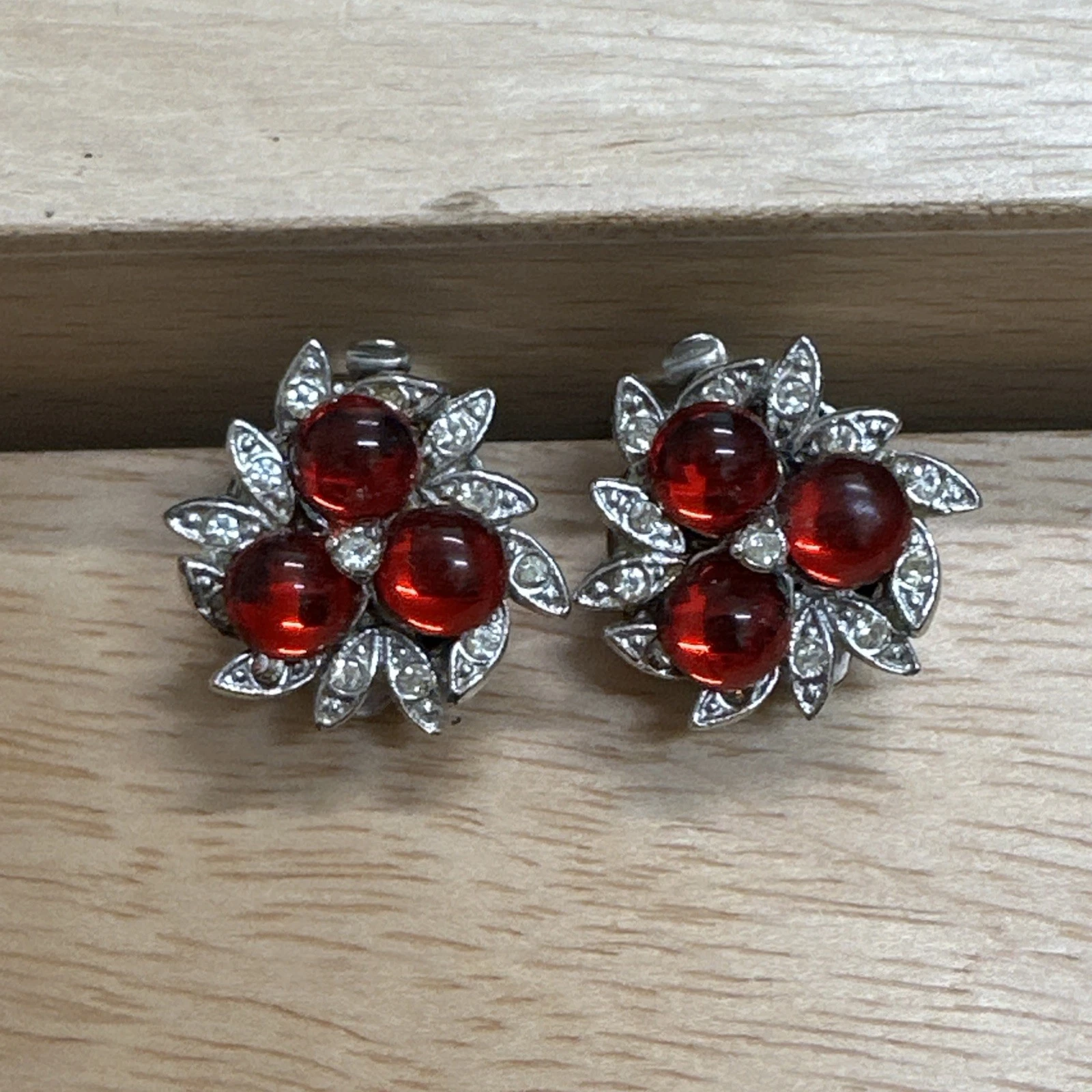 Boucle d’oreille vintage avec strass Rouge