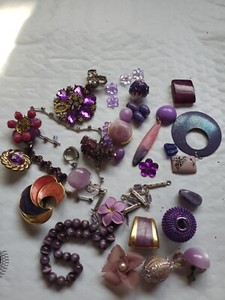Vintage PURPLE Color Costume Jewelry Mixed Lot Of 30 Items. Good Condition. 