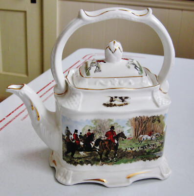CROWN DORSET STAFFORDSHIRE CERAMICS ENGLAND FOX HUNT SCENE ON BOTH SIDES TEAPOT