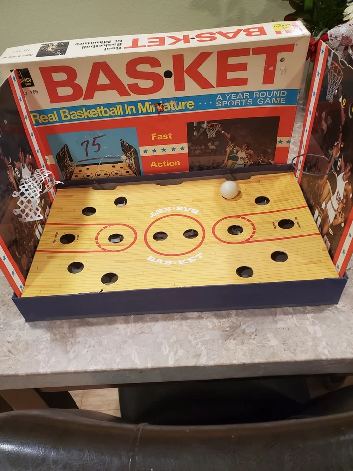 Vtg 1973 Cadaco No. 165 Bas-ket Real Basketball Miniature Basketball Board Game - Image 2 of 2