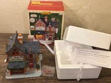 Lemax Molly's House of Chocolates Lighted Building, Caddington Village with box