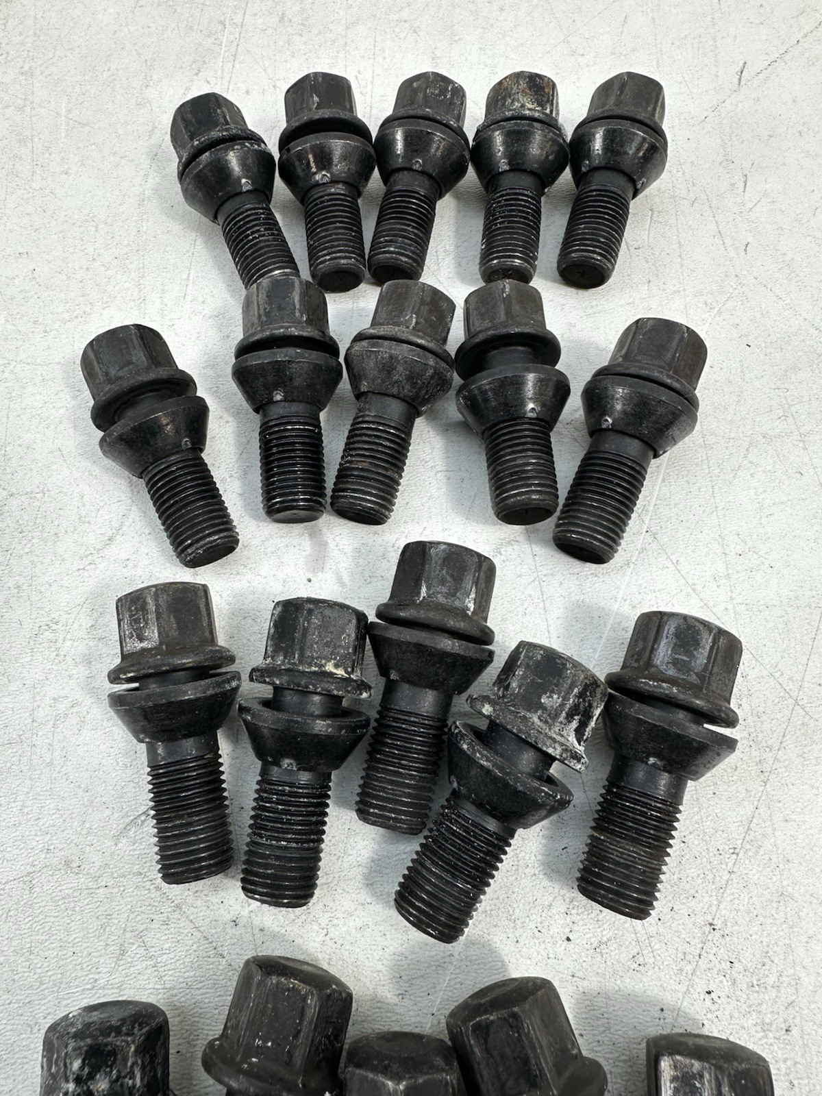 2014-2020 Maserati Ghibli Wheel Lug Nut Bolt Set of 20 670005351 OEM