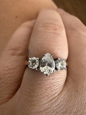 9ct yellow gold diamond ring