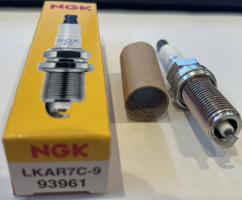 Bujía NGK LKAR7C-9 Mercury 175-200-225-250-300-350-450R V8 Pro XS 8M0135348 Foto 2 de 4