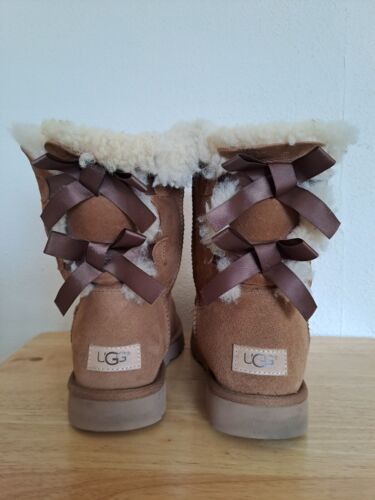 UGG Boots Chestnut Bailey Bows II Suede Sheepskin Ankle Boots Size UK 7.5 - Picture 1 of 19