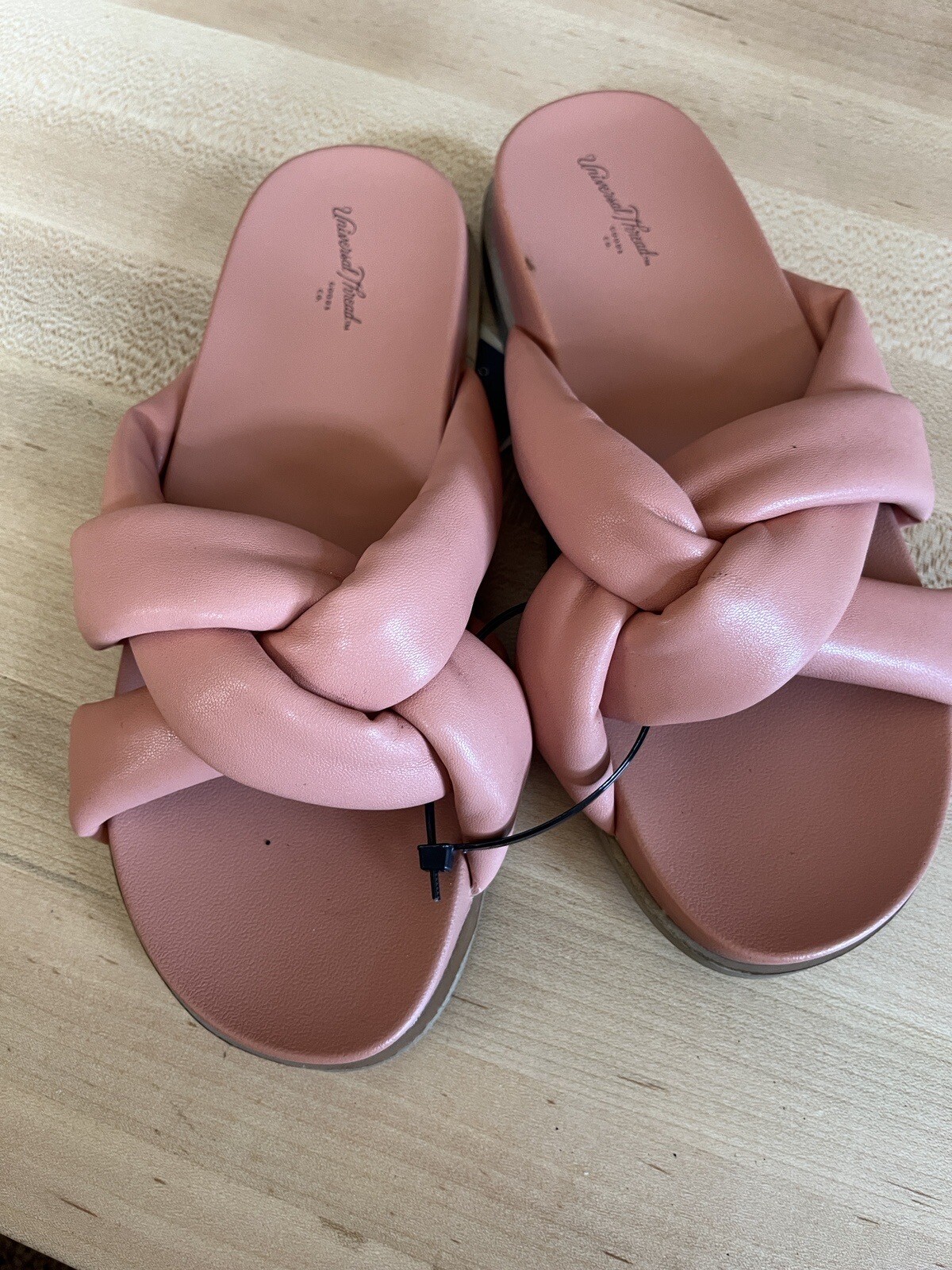 APL Women's Cosette Padded Slide Sandals: Universal Threads Coral Pink BRAND NEW