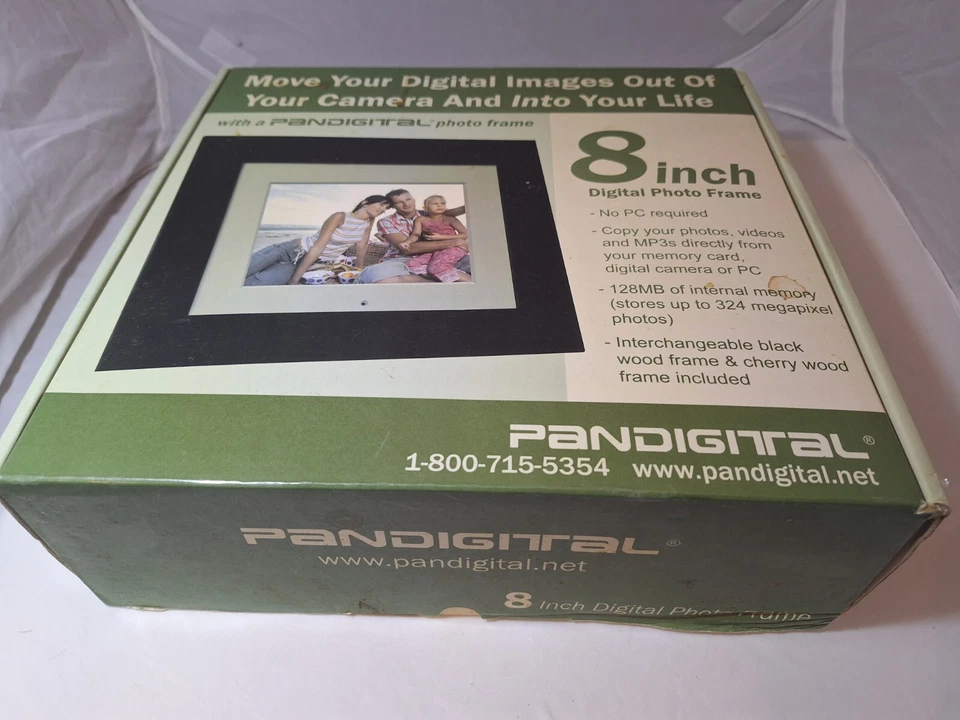PANDIGITAL 8" Digital Photo Frame 128MB 324MP Interchangeable wood frames - Image 4 of 4