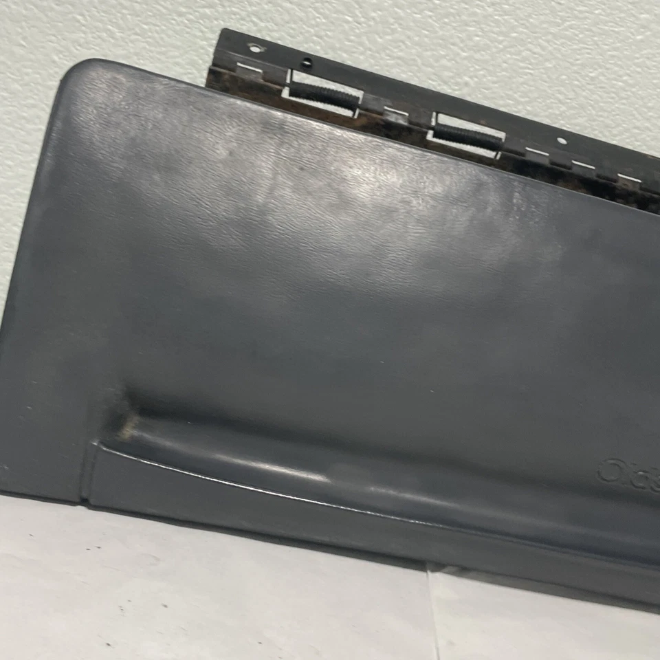 Panel de tablero convertible Oldsmobile Cutlass Supreme 1992-1994 puerta guantera fabricante de equipos originales Foto 2 de 4
