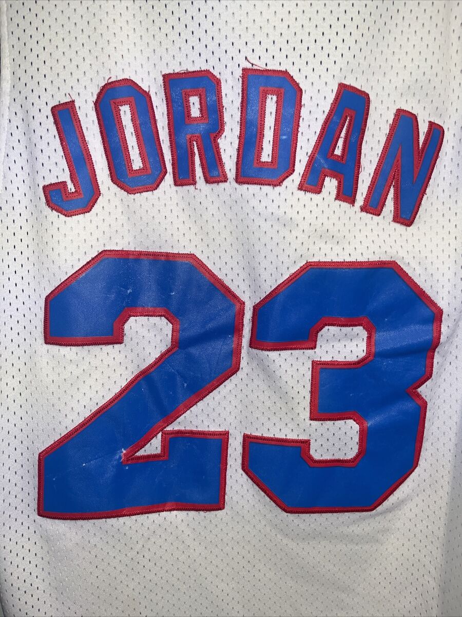 VTG Champion Air Jordan #23 Space Jam Tune Squad Stitched VTG Champion Air Jordan #23 Space Jam Tune Squad Stitched