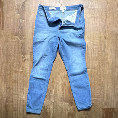 Universal Thread Women's High Rise Skinny Jeans Medium Wash Blue Denim 5-Pocket