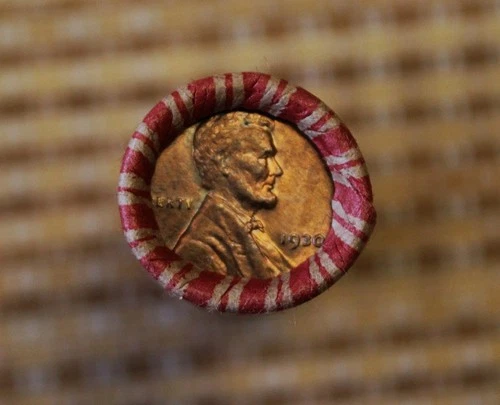 ROLL OF OLD PENNIES-UNC 1930—Read for free shipping-972