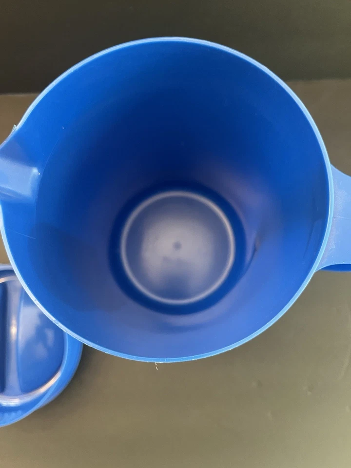 Vintage Rubbermaid 1 Gallon Plastic Blue Pitcher #w/Slotted Lid 1986 NEW - Image 3 of 3