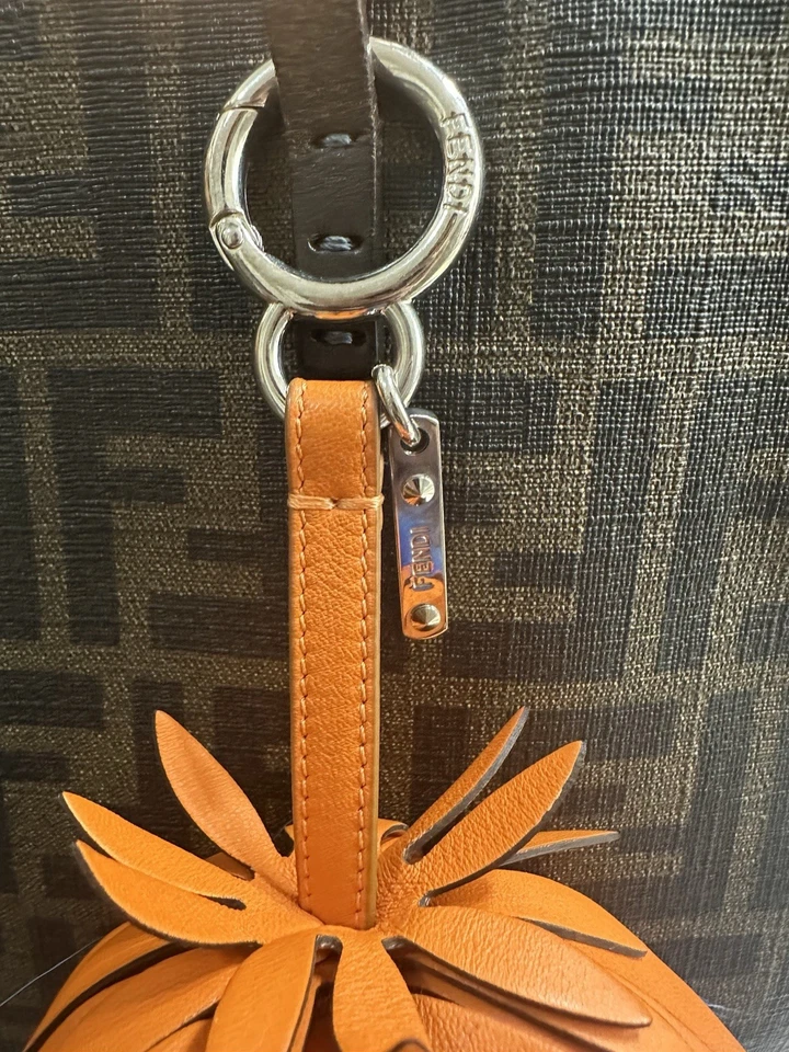 Fendi Pom Pom Piña Llavero Dije Foto 2 de 4