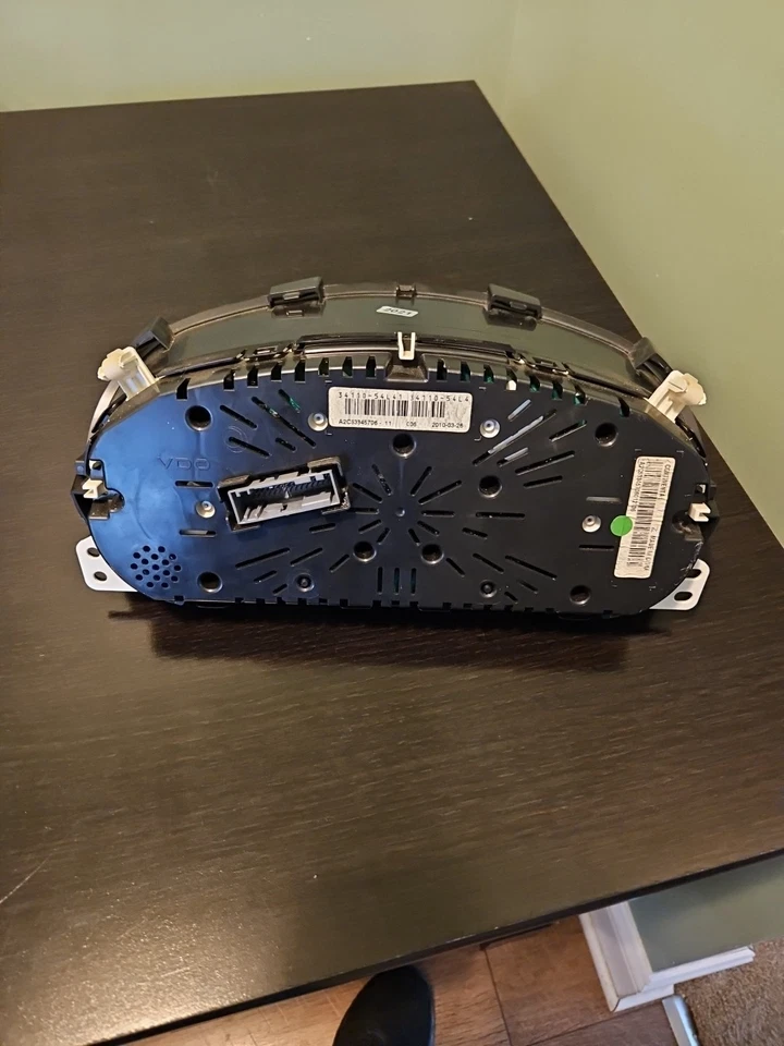 Cuadro de instrumentos velocímetro medidores de panel 2010-2012 Suzuki SX4 66.907 millas Foto 4 de 4