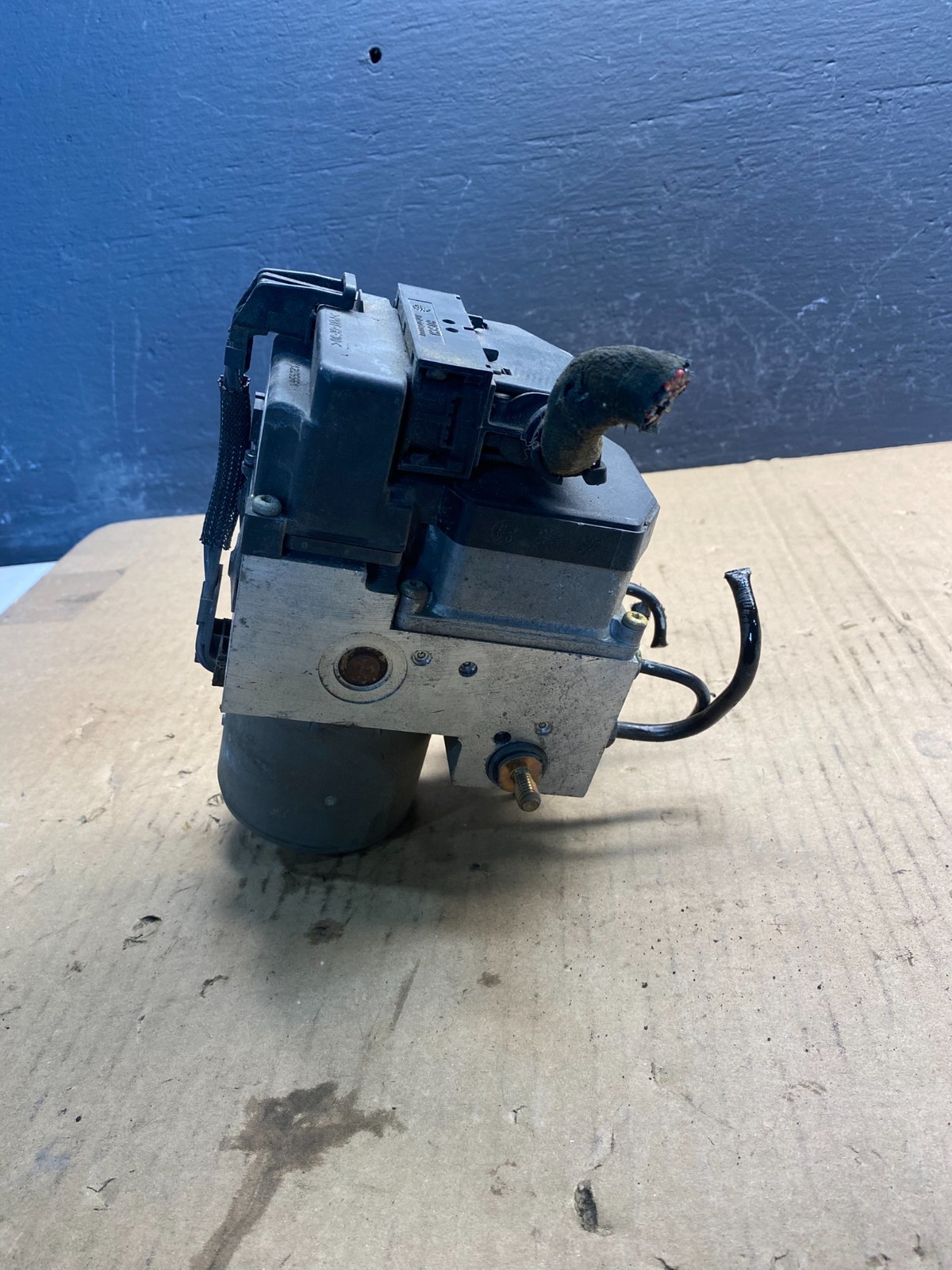 2002-2005 Maserati Coupe 4200 M138 ABS AntiLock Brake Pump Module AC0986  DG