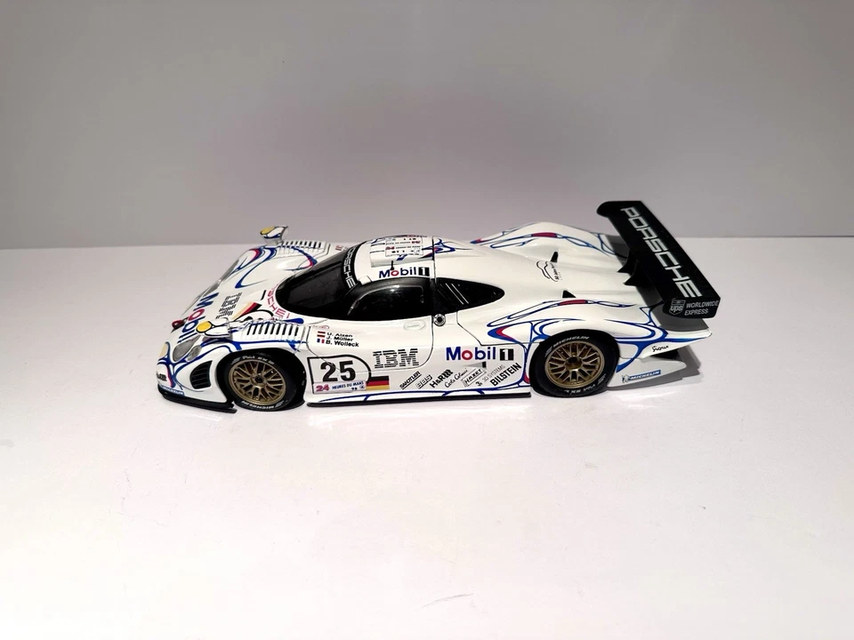 Maisto Porsche 911 GT1 #25 Le Mans 1998 1/18 Scale Diecast Model Car - Image 2 of 4