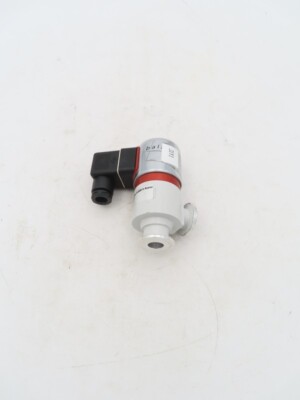 Pfeiffer Vacuum EVC100M EVC 110M Angle Valve Electromagnetic