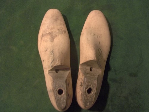 Vintage Pair US NAVY Shoe Lasts Size 8-1/2 D VULCAN Industrial Factory ~ #D-96 - Picture 2 of 5