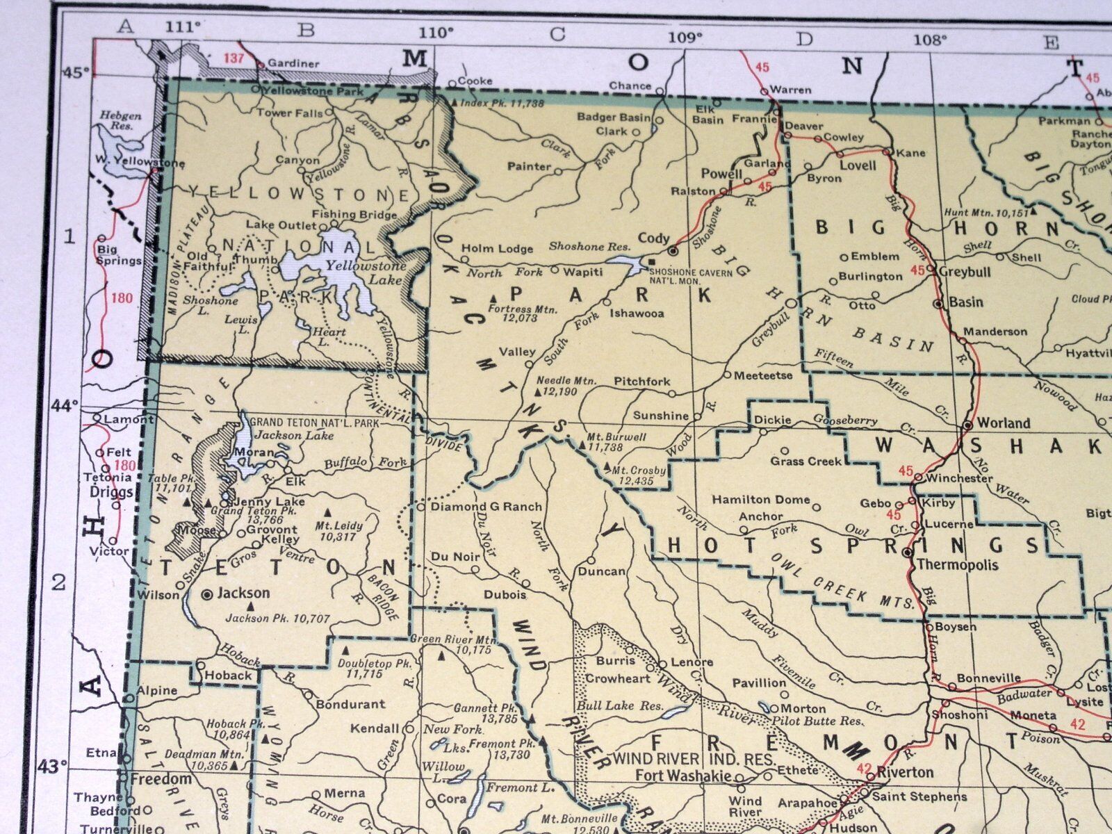 1943 VINTAGE WWII MAP OF WYOMING / WISCONSIN