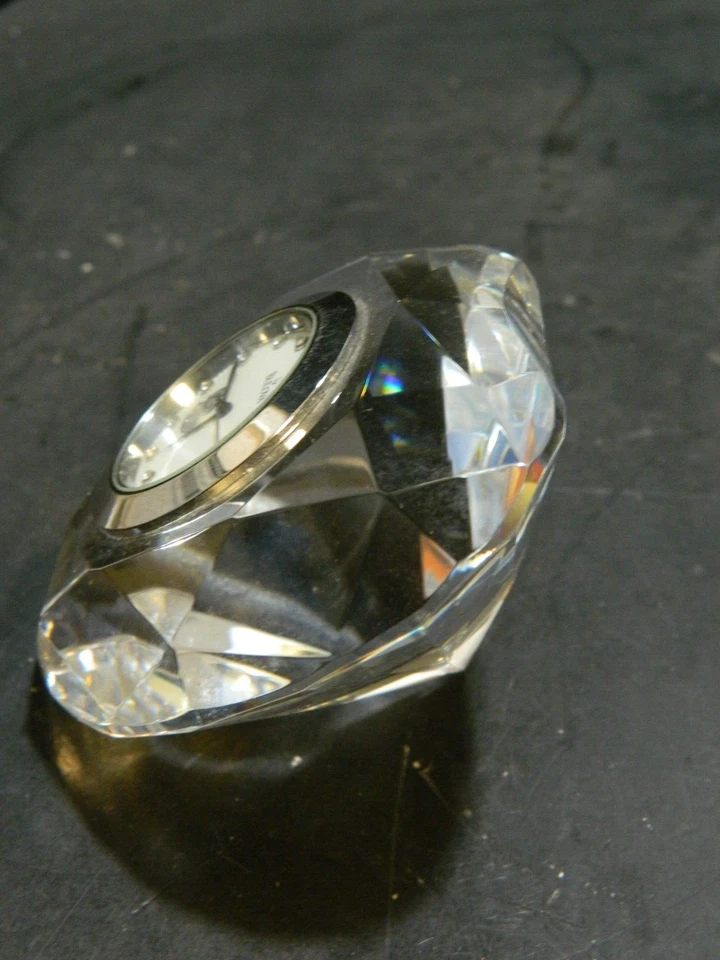 Reloj Bulova Cristal Corte Prisma en Forma de Corazón 3" x 3" x 1.75" Excelente Estado Foto 2 de 4