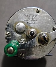 Vtg Pflueger Akron No.1894 Baitcasting Fishing Reel with Clicker Made in the USA
