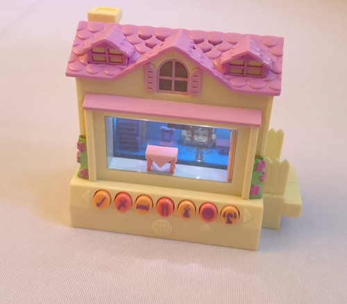FRENCH Pixel Chix Yellow Mansion House Mattel 2005 Tested Working
