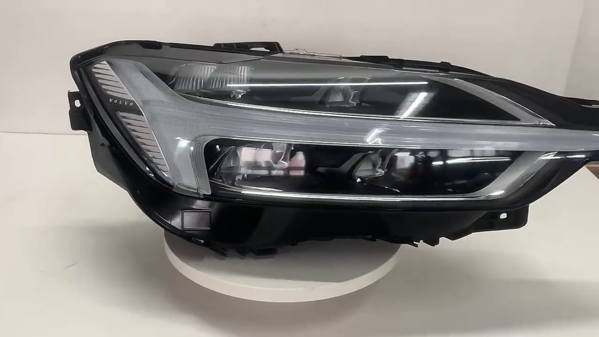 Volvo XC60 XC90 S60 S80 V70 V60 C30 Right LED Headlight EU 70W