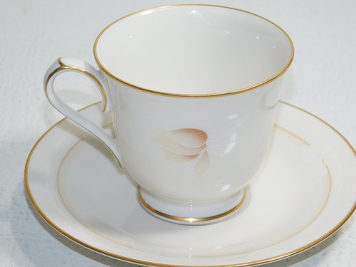 Noritake Ivory China Devotion Rose Cup & Saucer Sets - 7271 - Lot of 4 - Picture 3 of 6