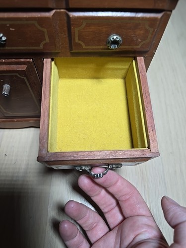 Vintage Wood Music Jewelry Box 4 Drawer, Top Lift, And Middle Ring Holder WORKS - Picture 7 of 13