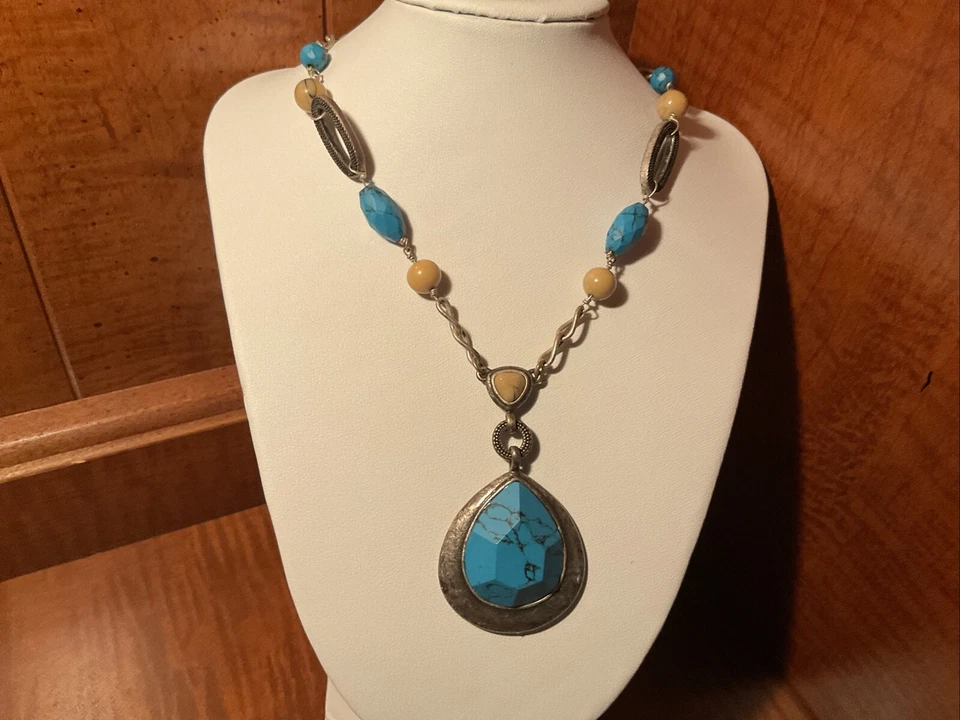 "Collar colgante Lia Sophia, 16-19"" con pendientes GRATIS" Foto 4 de 4